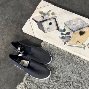 NWT Kinetic Energy Blue Gray Casual Canvas Slip On Shoes Women’s 10 Textile